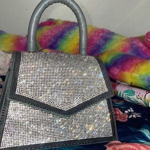 DIAMOND HANGBAG